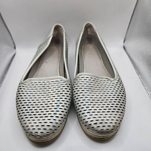 Aerosoles Bay Ridge Silver Metallic Flat Ballet Flat Shoes Size 7.5W - Picture 1 of 4